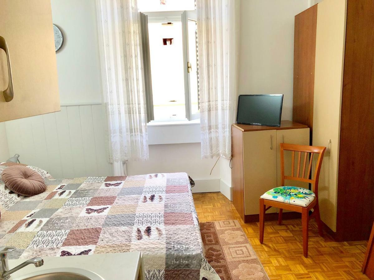 Appartamento Studio & Free Parking, Aircool, Fresh Bedding Laurana Esterno foto