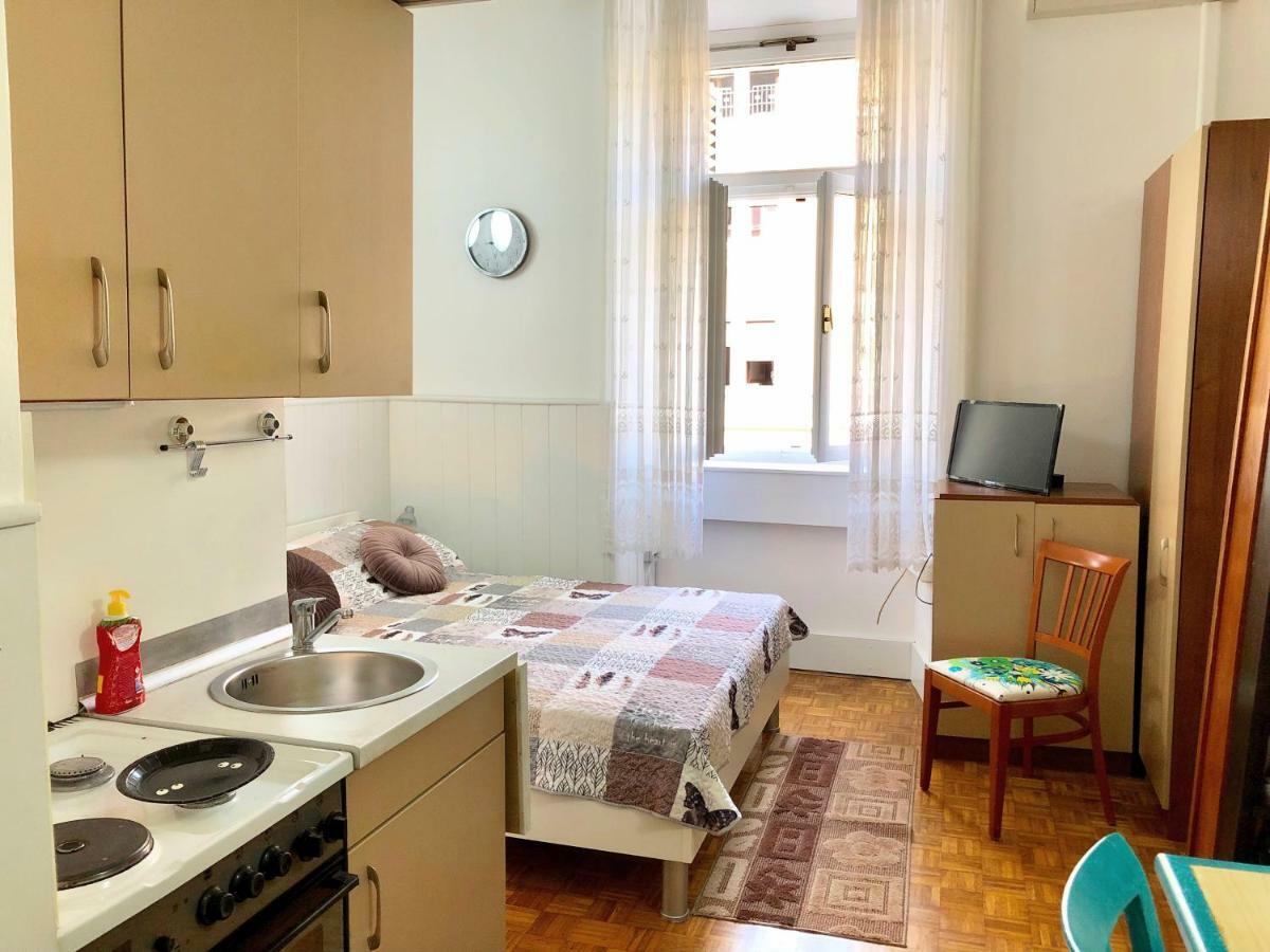 Appartamento Studio & Free Parking, Aircool, Fresh Bedding Laurana Esterno foto